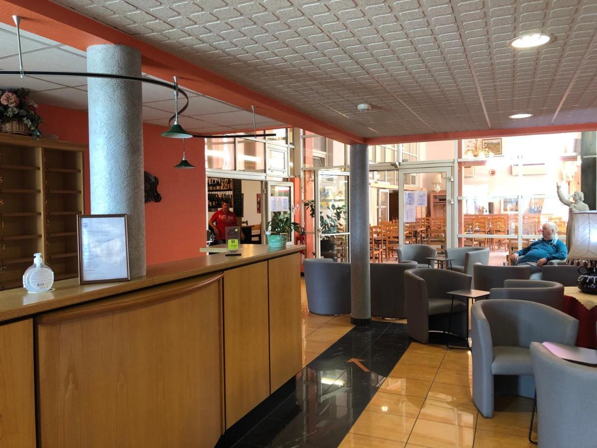 Logis Hotel Restaurant Saint Augustin Mittelbronn Экстерьер фото